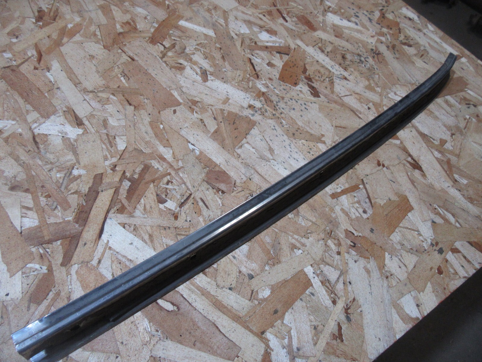 1961年シボレー インパラ 2 ドアハードトップルーフウェザーシールトリムモールディングピースパス