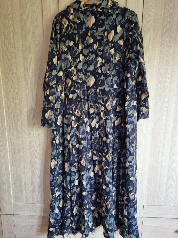 Maxi vestido estampado con cuello, talla 16 Foto 2 de 4