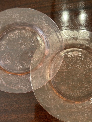 Vintage Set of 2 Depression Glass Pink Dogwood 8” Salad Dessert Plates - Picture 5 of 5