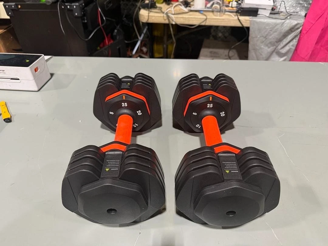 Adjustable Dumbbell Set 2x 25LB Dumbbell for Men & Women Body Building Training
Opens in a new windo