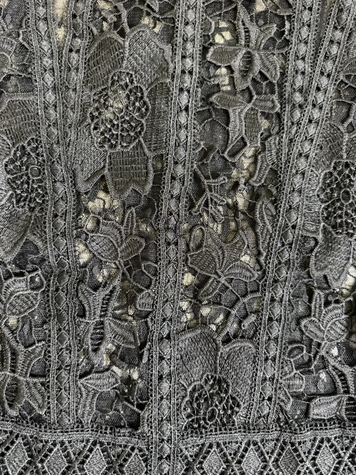 Top Express negro de encaje sin mangas con cuello falso para mujer talla S. Cremallera lateral. Sexy. Foto 2 de 4