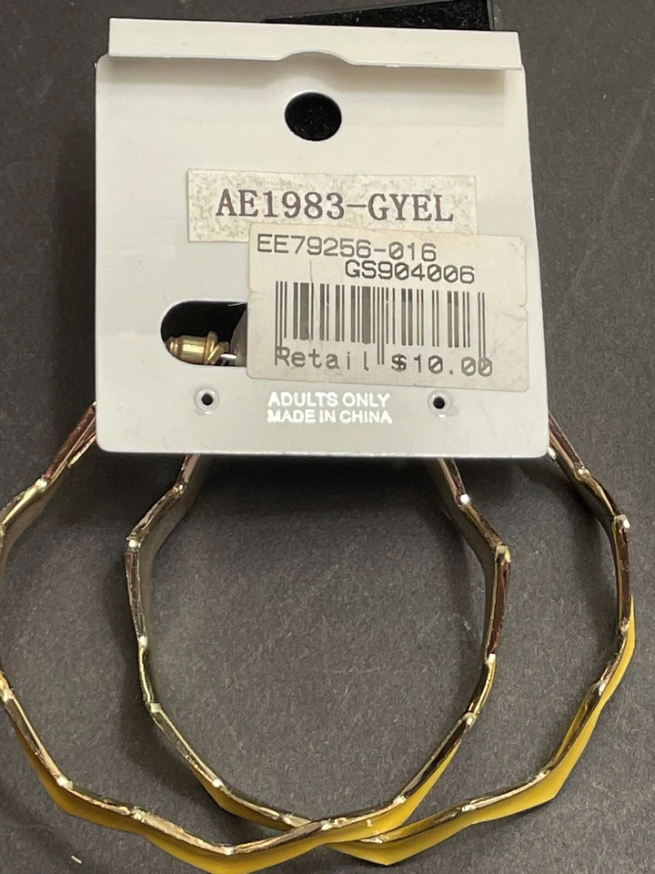 PENDIENTES ARO NENA FASHION TONO DORADO Y ESMALTE AMARILLO NUEVOS EN TARJETA Foto 2 de 2