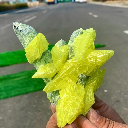 357G New Find Green Phantom Quartz with Yellow sulfur Cluster Mineral Specimen - 第 17/23 張圖片