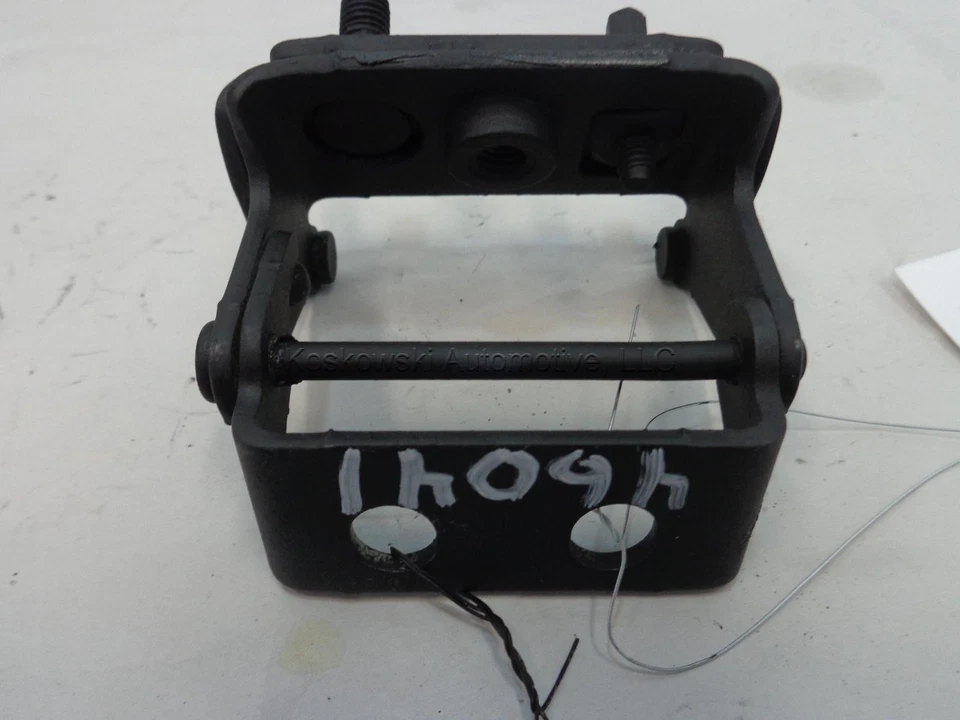 Оригинальный шарнир подъемной двери Ford Escape 01 02 03 04 05 06 07 08 09 10 11 Mercury Mariner - Изображение 3 из 4