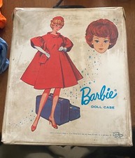 Vintage 1960s Barbie Case with figures