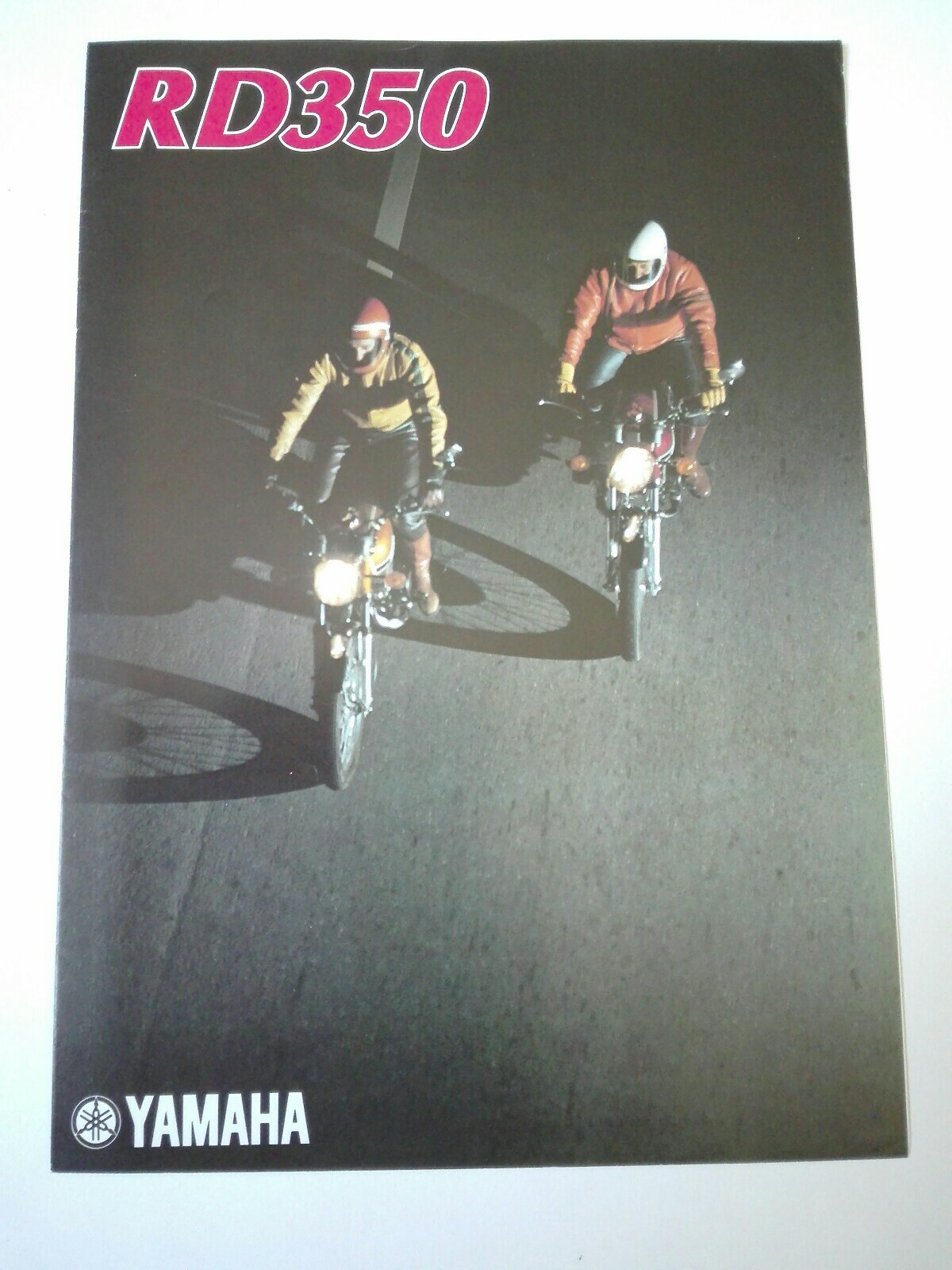 Catalogue Yamaha RD 350 1974 : trouvez les détails pour votre resto