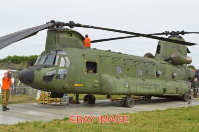 FOTO HUBSCHRAUBER BOEING-VERTOL CH-47D CHINOOK 'D-664' BETRIEBEN VON 298SQN KLU AN