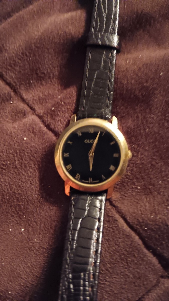 Gucci 2200L ladies Black Leather Strapped watch With Black  display picture 2