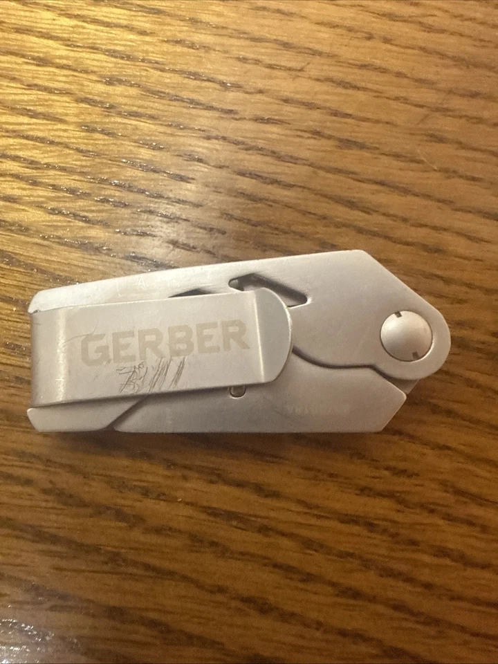 Faca utilitária dobrável compacta Gerber Slim - Imagem 2 de 4