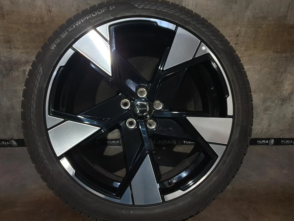 Original Volvo EX30 Alufelgen Winterreifen 245/40 R 20 2024 Nokian 80000289 - Bild 2 von 4