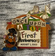 DISNEY ONCE UPON A TOY FIRST ANNIVERSARY 2003 BUZZ AND MR POTATO PIN LE 1000