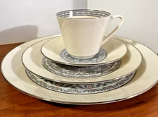 Lenox Bone China Projection Dinnerware Pattern 4 Piece Place Setting Excellent