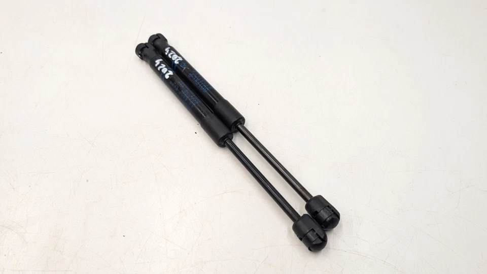 BMW IX3 G08 BONNET GAS STRUT FRONT LEFT & RIGHT SIDE PAIR X2 7397493 2023 - Image 4 of 4