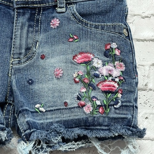 Jordache Girls Size 6 Denim Embroidered Floral Shorts Raw Hem - Picture 4 of 12