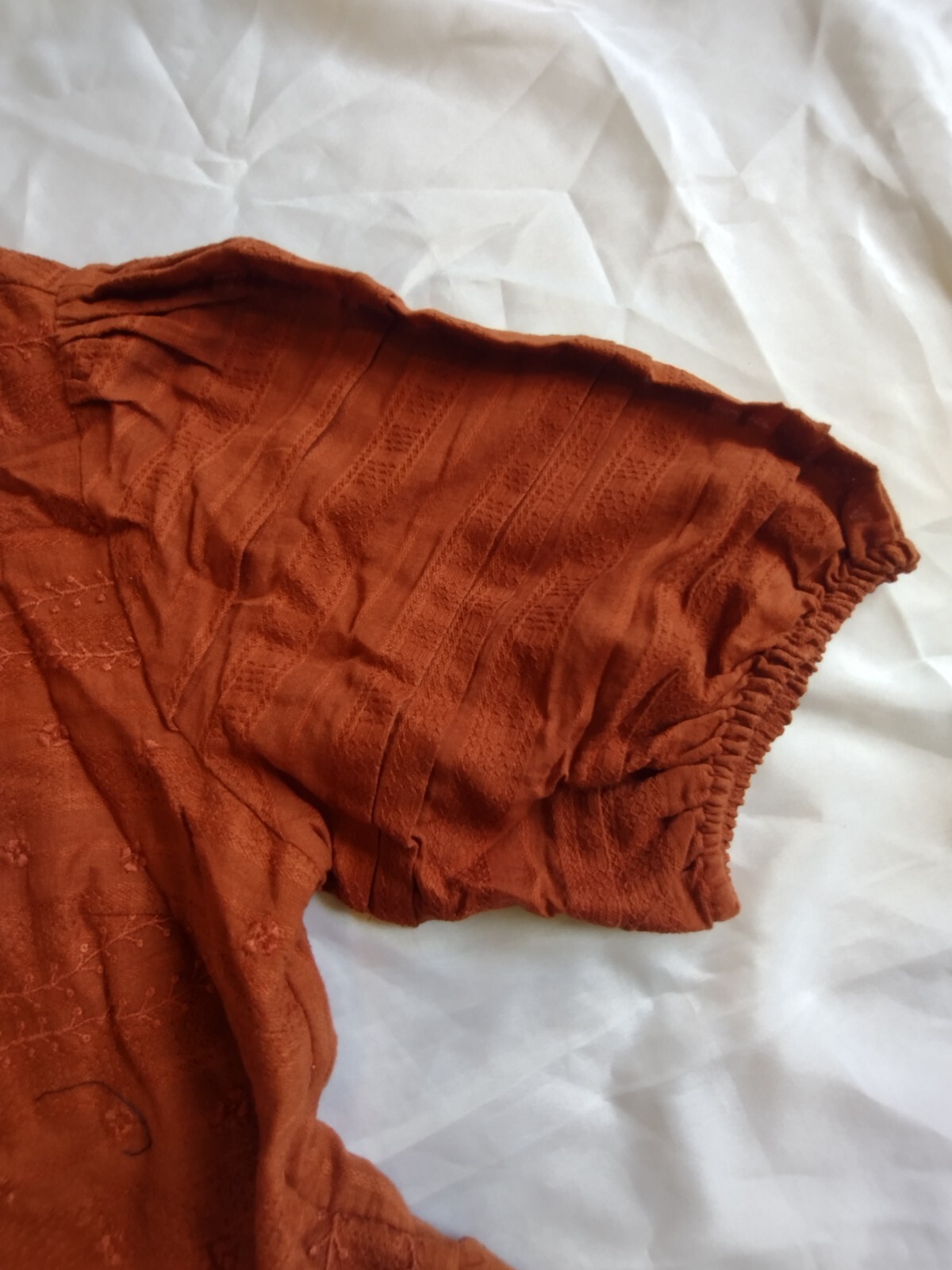 EUC Universal Thread Rust Orange Cotton Puff Slee… - image 3