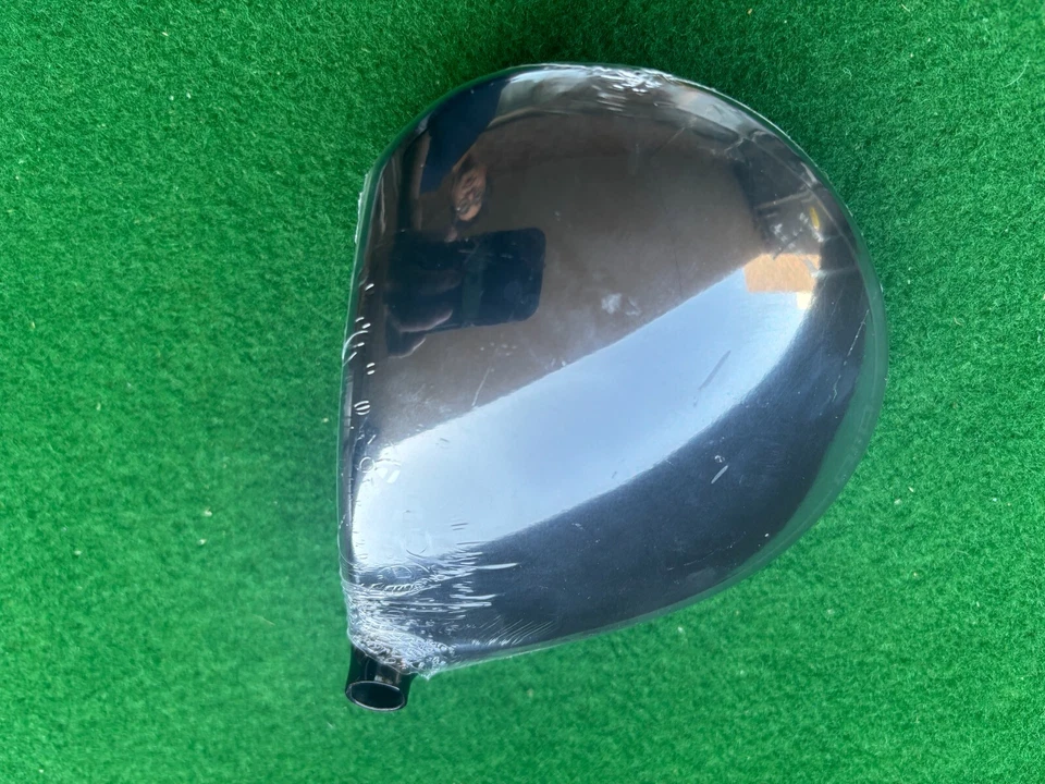 TaylorMade Q i10 MAX Driver Head Only 9deg Right Hand  Headcover New - Image 4 of 4