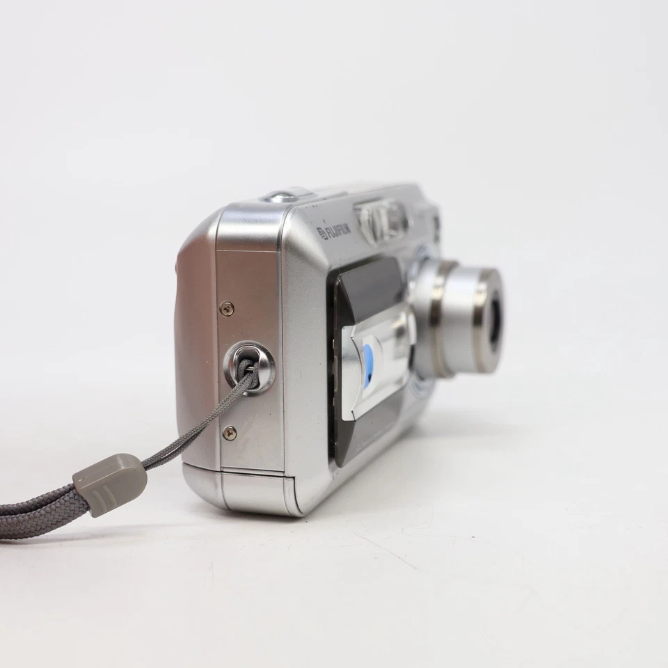 Fujifilm FinePix A330, photo 3 of 5