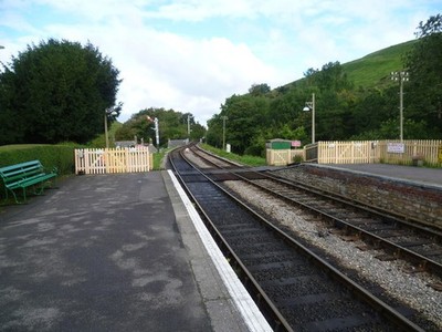 Foto A3 Blick nach Norden vom Bahnhof Corfe Castle The Southampton & Dorc c2015