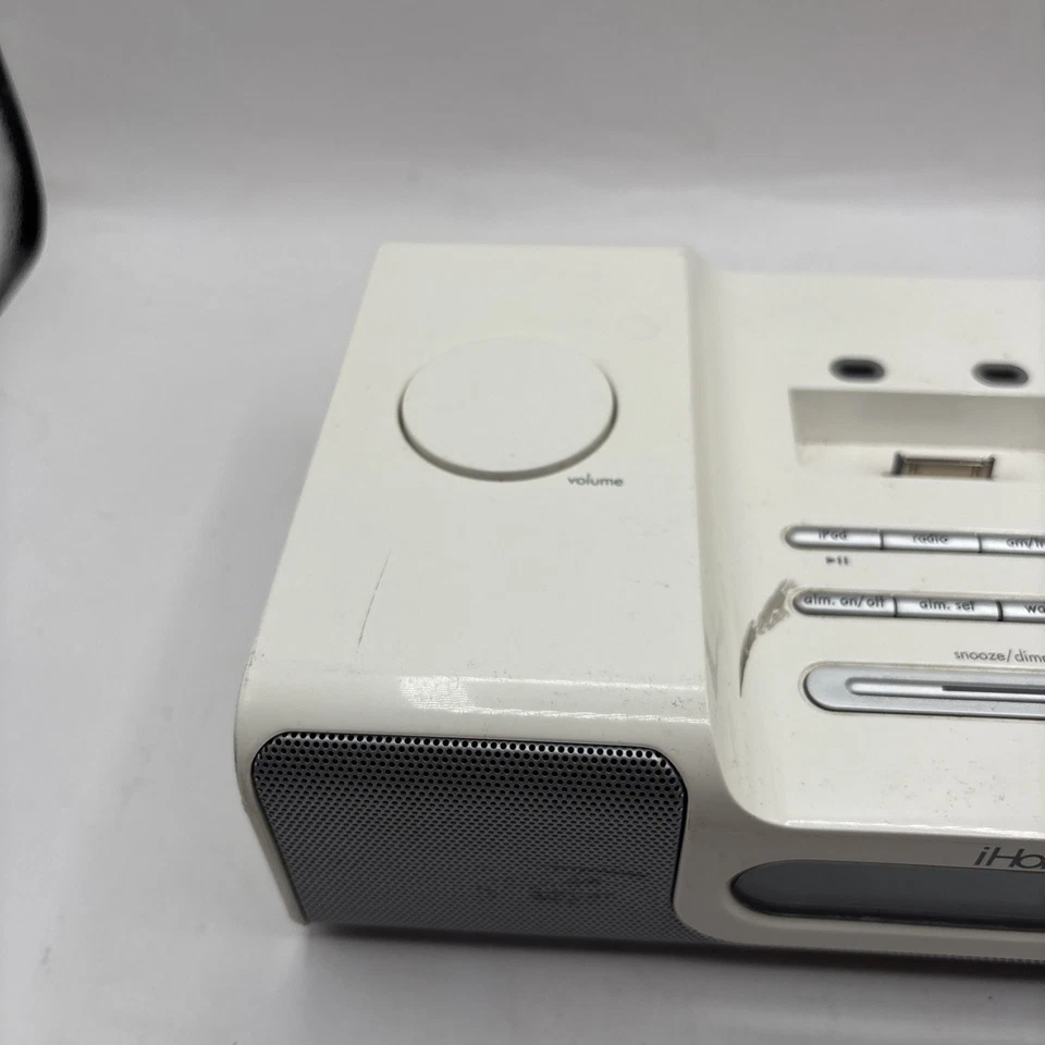Reloj despertador Apple iHome iH5 estación de acoplamiento de radio. Probado - Funciona, necesita cargador Foto 3 de 4