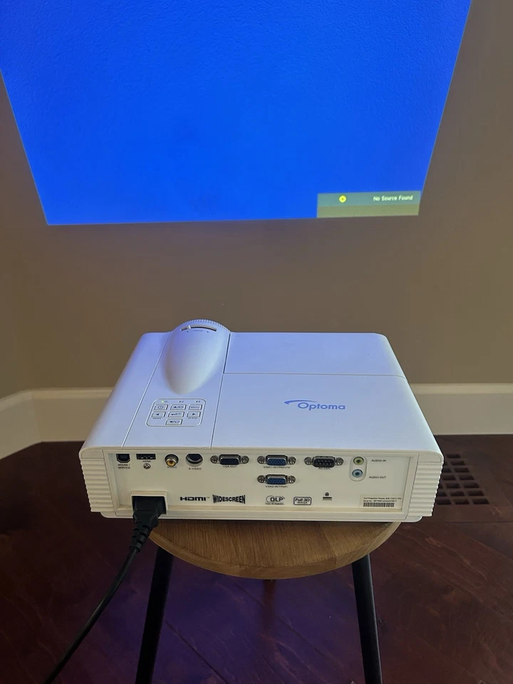 Proyector para juegos Optoma GT760 DLP corto alcance 3200 ANSI Full HD 3D *Probado funciona Foto 4 de 4