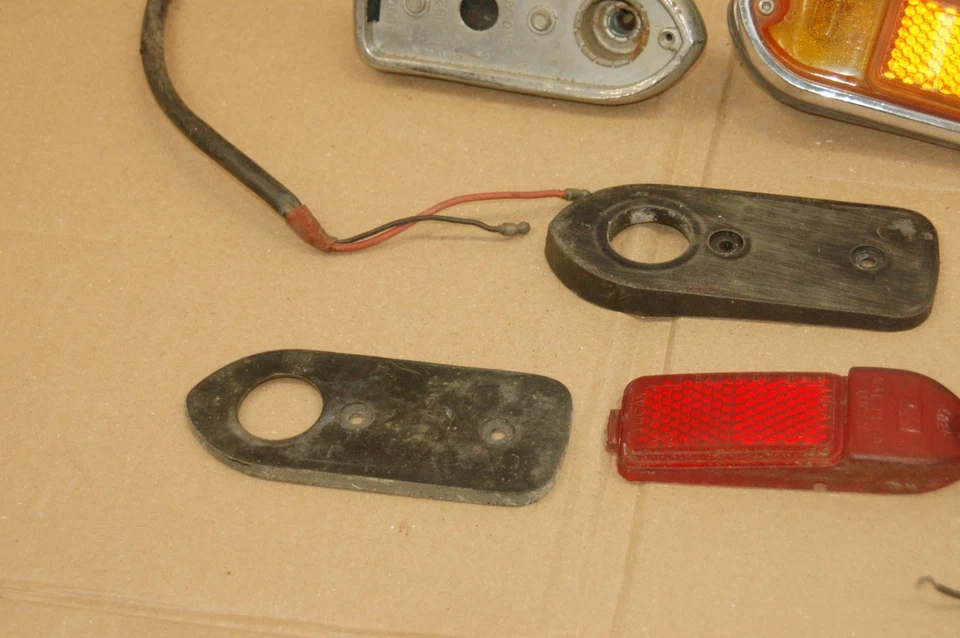 MG MGB Lucas Sidemarker Lights for Parts.  Also Midget - Image 3 of 4