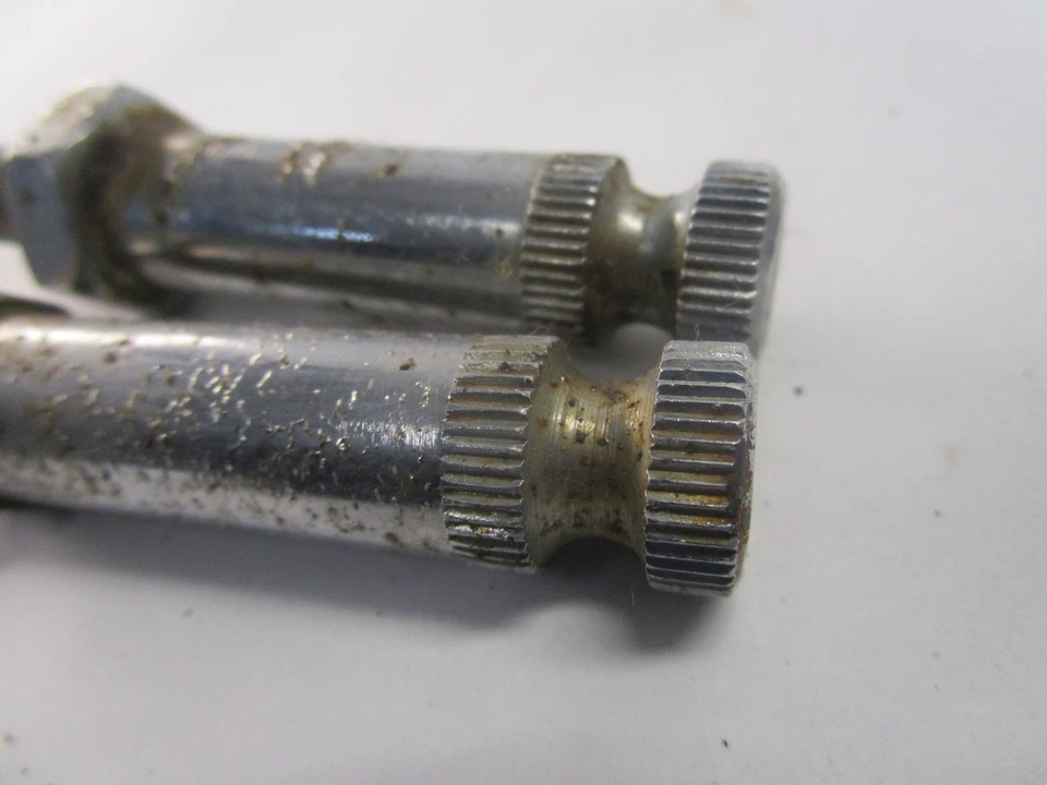 69 HONDA CL175 INTERMITENTE TRASERO INTERMITENTE SOPORTES PERNOS Foto 3 de 3