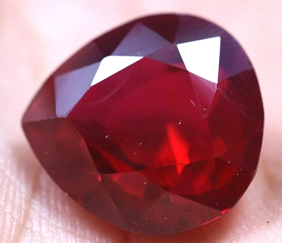 19.90 Ct Natural Blood Red Ruby Mozambique GGL Certified AAA+ Treated Gemstone - Image 2 of 4