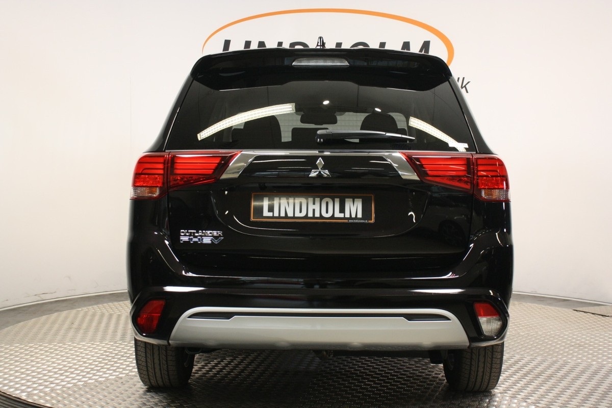 Mitsubishi Outlander 2,4 PHEV Inform+ CVT 4WD