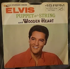 ELVIS PRESLEY Puppet on a String/Wooden Heart 45 RPM w/Pic Sleeve RCA 447-0650