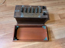 Leeds & Northrup Co. Microfarad Physics Lab Equipment Capacitor Tester 