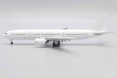 JC Wings 1/400 777-200 Blank Model, Flaps Down Configuration