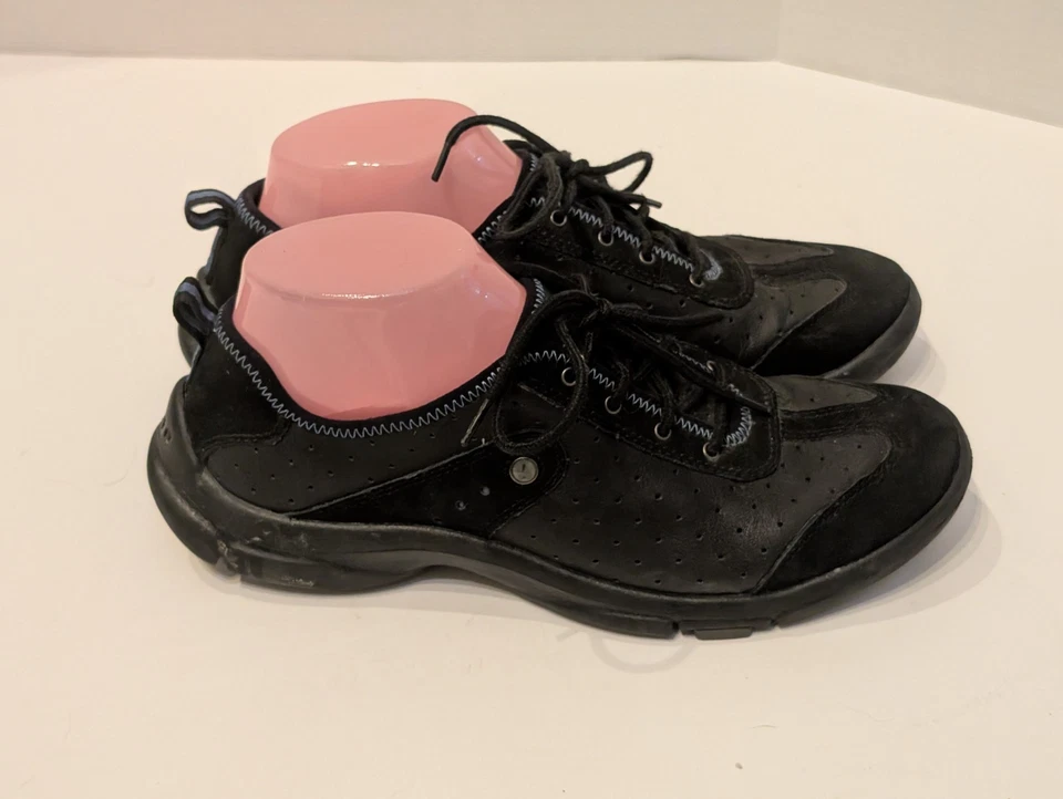 Tenis para mujer Privo by Clarks talla 8 de cuero negro  Foto 2 de 4