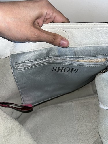 Juicy Couture Y2K Real Leather White Shoulder Bag with keychain - Picture 3 of 22