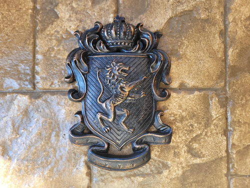 Shield Wall Plaque with Lion, Old World, Medieval,Crown, Cross, Fleur de Lis NEW - Picture 6 of 8