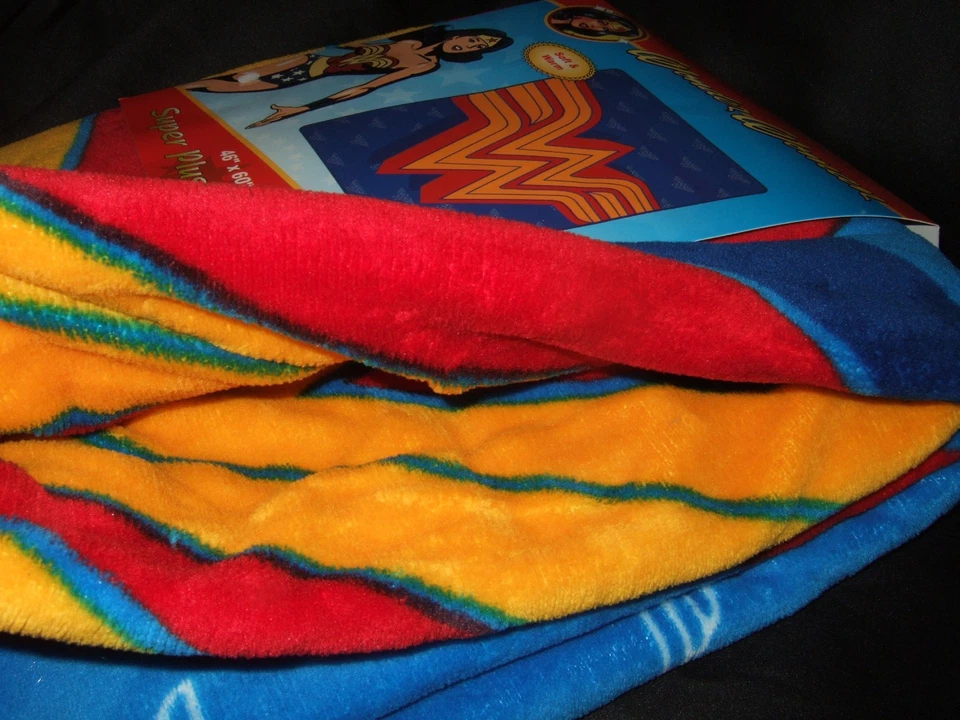 Nuevo con etiquetas DC Comics Wonder Woman WW Super Peluche Raschel Polar Manta de Cama 46X60 Foto 2 de 4
