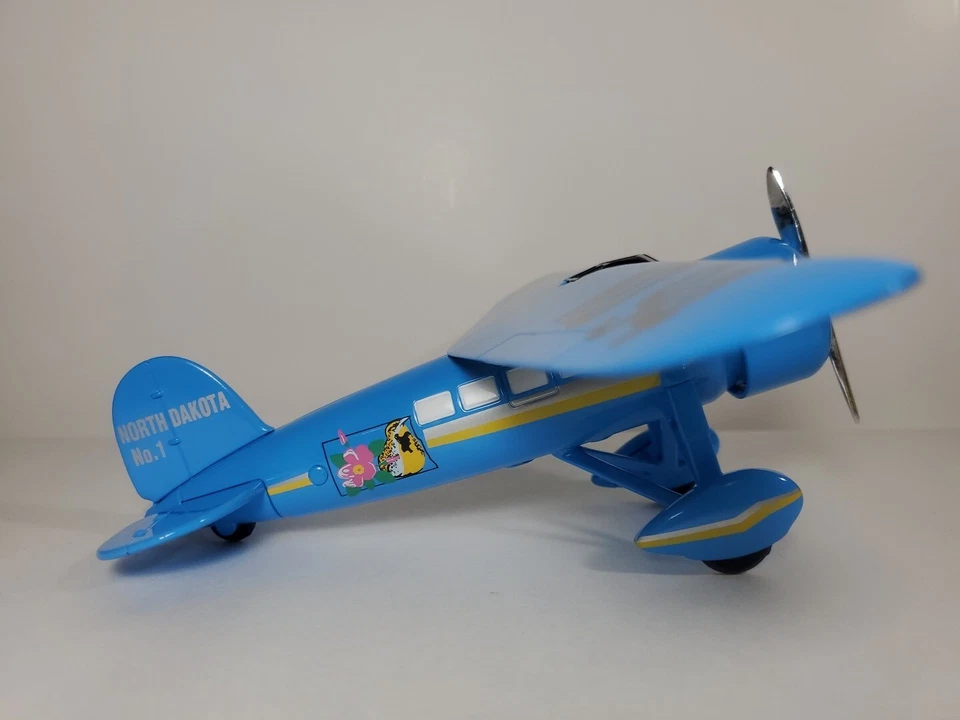 NEW 1932 Lockheed Vega Model 5 Bank 1/32 Scale Blue Airplane NORTH DAKOTA ND 94 - Image 3 of 4