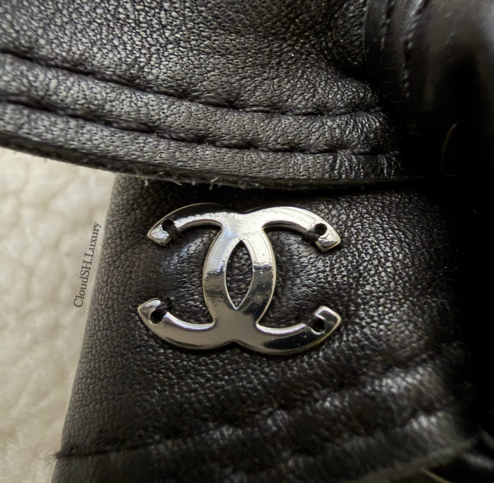 Auth Chanel Black Bow CC Logo Fingerless Gloves - Kept Unused image 3