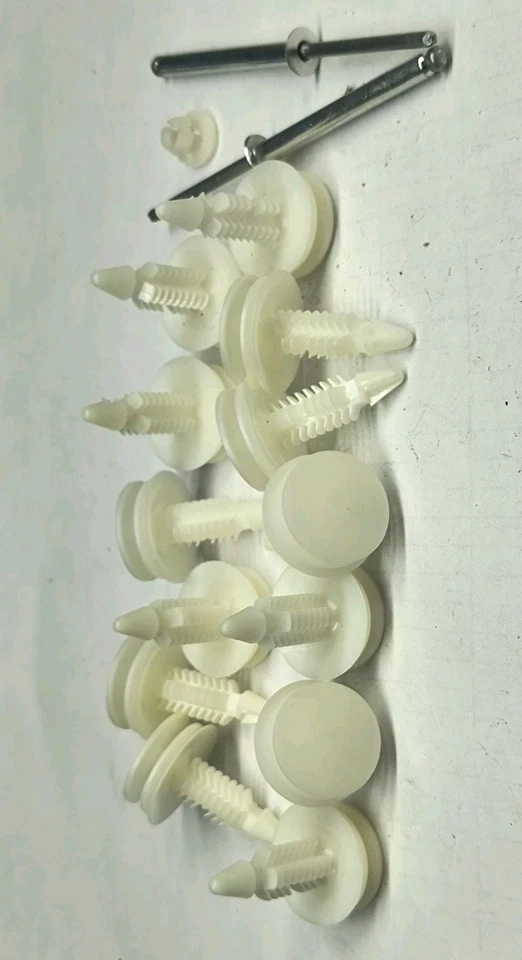 Kit com 13 clipes de rebite para painel de porta de carro GM GMC Chevy 0,78-0,97-0,3 polegadas 10153057 - Imagem 2 de 4