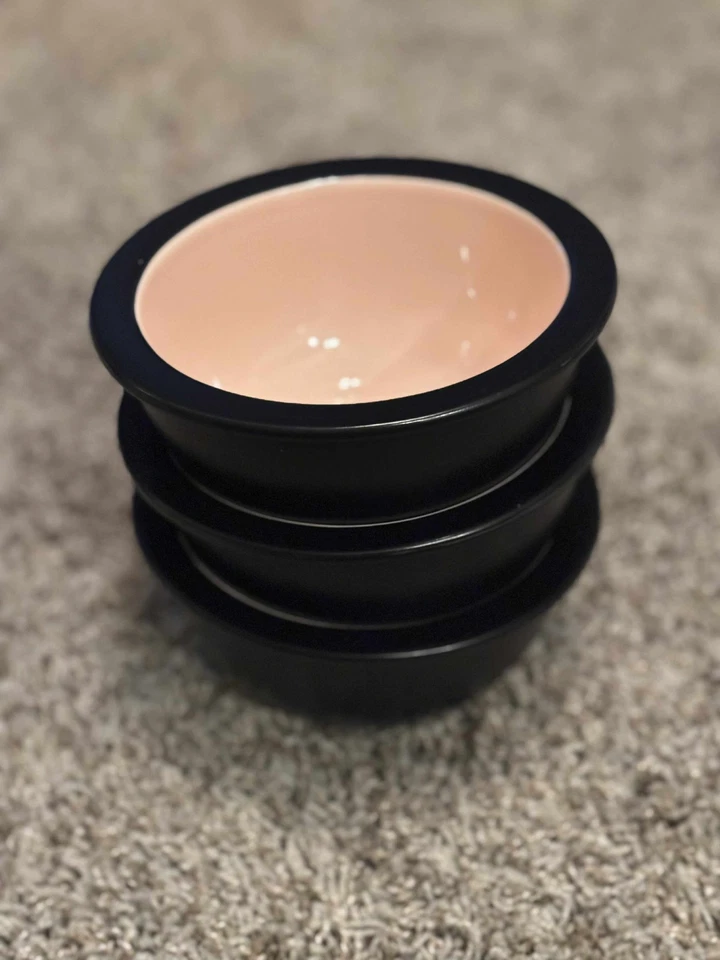 Kate Spade Saturday Juego de 3 cuencos apilables de helado negro y rosa de 5,5" Foto 2 de 4