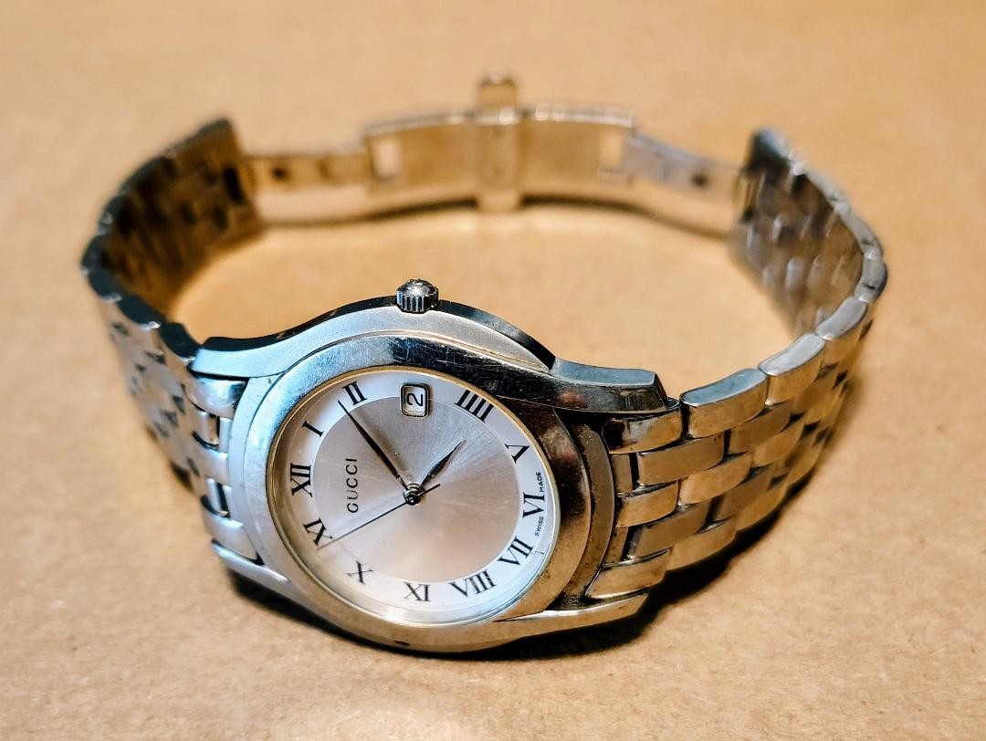 GUCCI 5500M Silver Roman Date Quartz Men's Dress Watch Used NOT TESTED