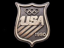 II05111 VERY COOL VINTAGE 1980  USA OLYMPICS BADGE  SHIELD BUCKLE