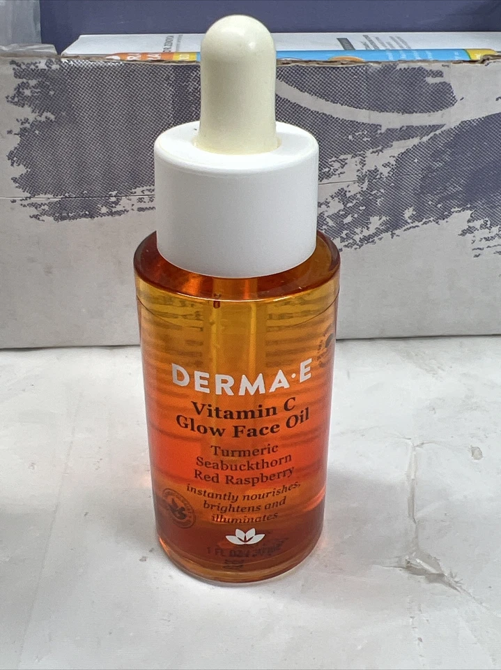 Tratamiento de alivio del cuero cabelludo Derma E + aceite facial Vit C Glow + protector solar y tónico Foto 3 de 4