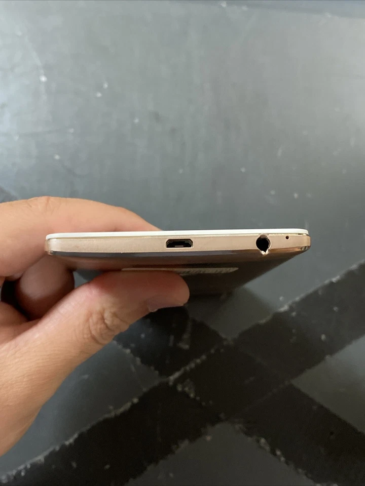 Blu Vivo 5R oro blanco y rosa Foto 4 de 4