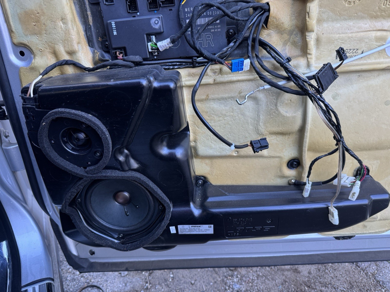 Maybach 57 1957-1962 REAR+RIGHT Speaker P/N 2408201202