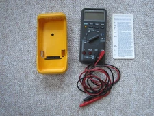 FLUKE 87 TRUE RMS Digital MULTIMETER With Shock Case, Probes, and Info Card