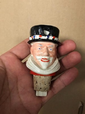 VINTAGE BEEFEATER GIN CERAMIC BOTTLE POURER / POUR / SPOUT CORK