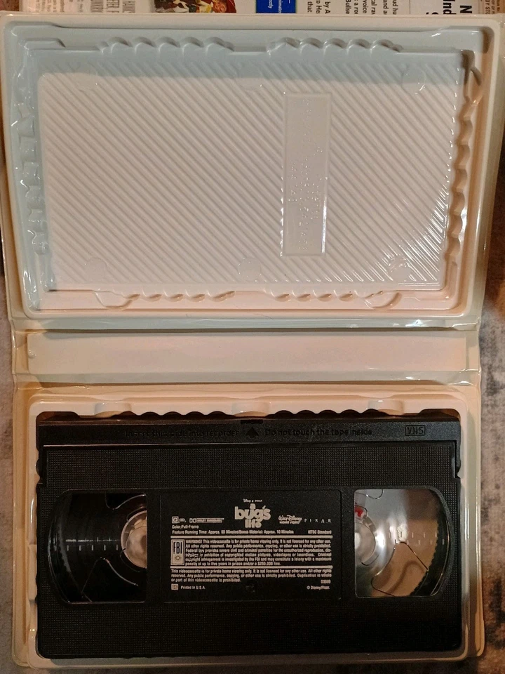 Disney Pixar GOLD Toy Story 1 & 2 A Bug’s Life Collector Box Set VHS movies 1995 - Image 4 of 4