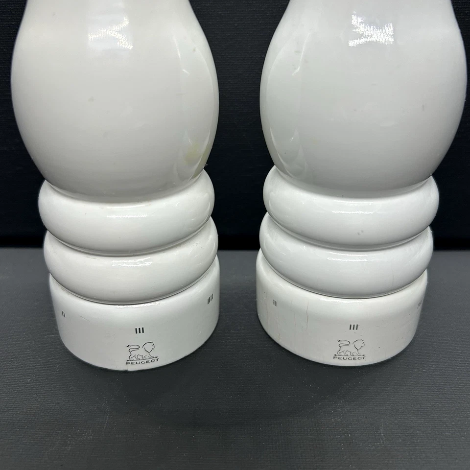Juego Molinillo Sal y Pimienta Peugeot Francia Madera Blanca 9 Pulgadas Foto 4 de 4