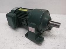 NEW SM-Cyclo CNHM05-5090-43 Gear Motor 1/2 HP 40.7 RPM Ratio 43 F-71M 230/460V