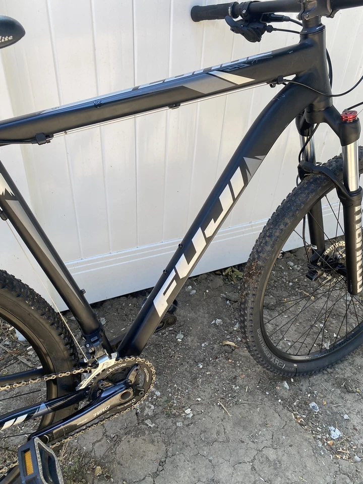Fuji tahoe 1.5 29 inch mountain Bike M/L frame (need To Install Rear Brake) - Image 2 of 4
